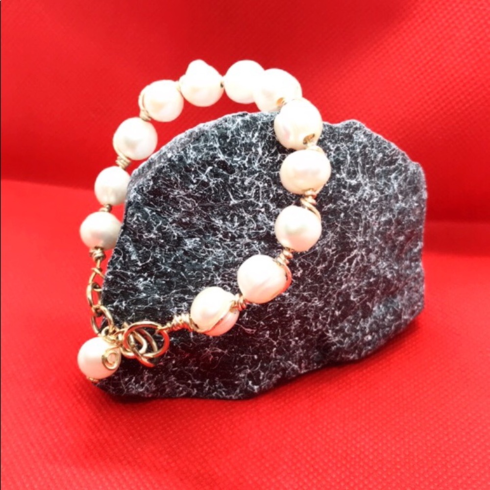 Gold color bracelet pearls
